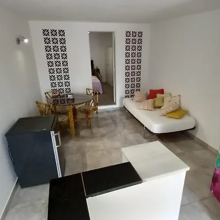 Alvito - Comfortable With Private Bathroom *