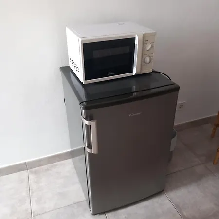 Alvito - Comfortable With Private Bathroom Проживання в сім'ї