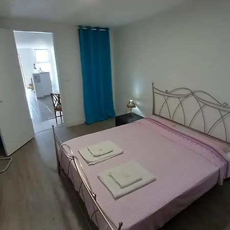 Alloggio in famiglia Alvito - Comfortable With Private Bathroom *