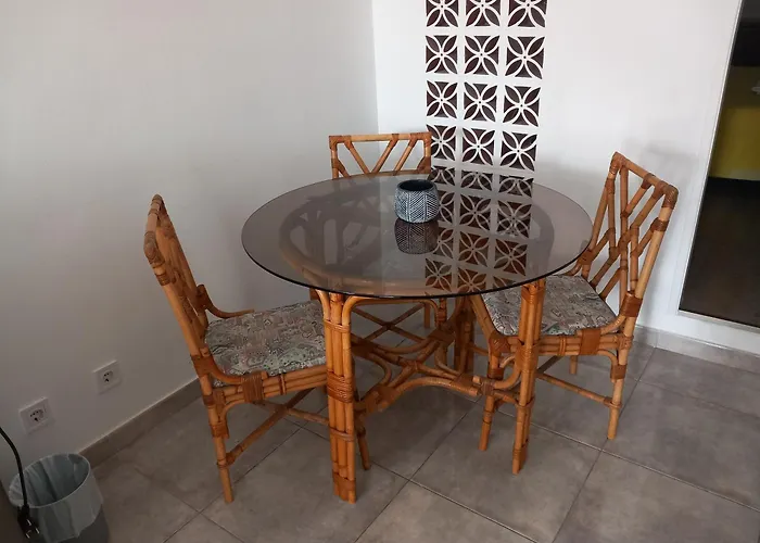 Alvito - Comfortable With Private Bathroom *